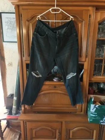 Jean troué femme taille 50 52
