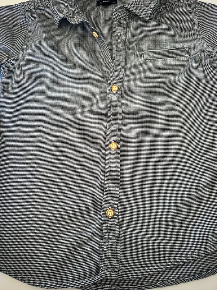 Chemise noire et blanche garçon - photo numéro 3