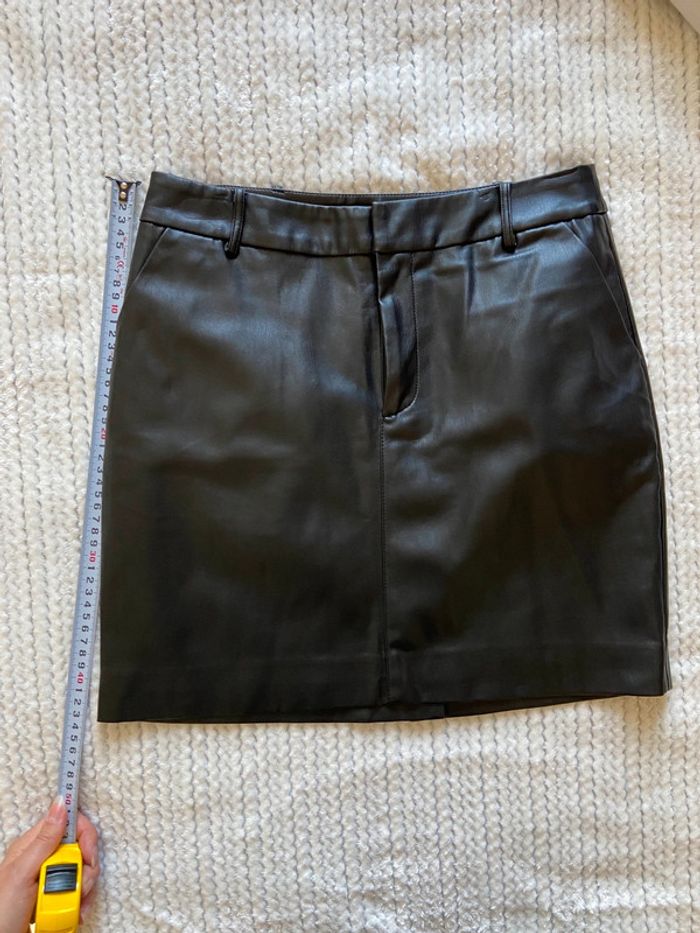 Jupe simili cuir / Taille 38 - photo numéro 8