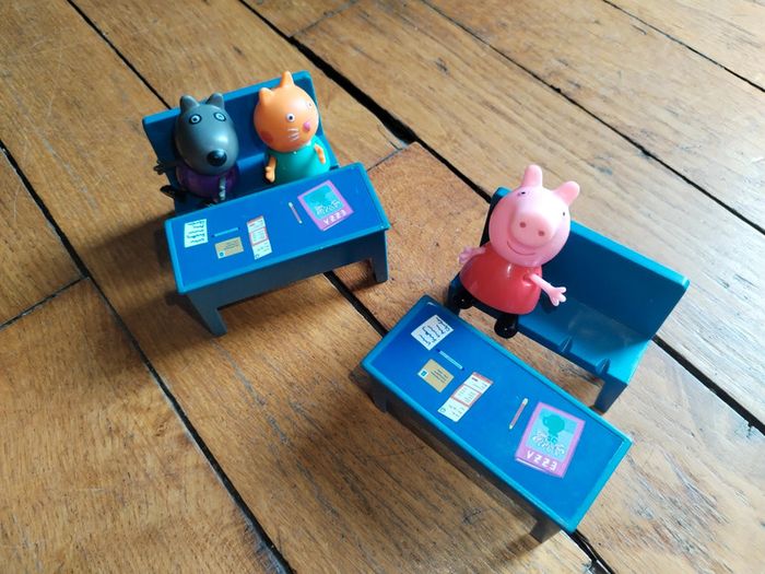 Lot de jouets classe de Peppa pig - photo numéro 2