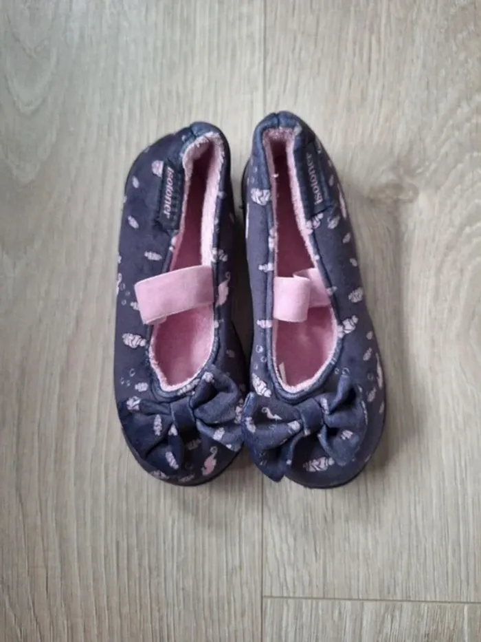 Chaussons fille Isotoner neufs pointure 28