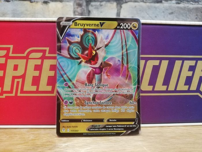 Carte Pokemon Bruyverne V Évolution Céleste