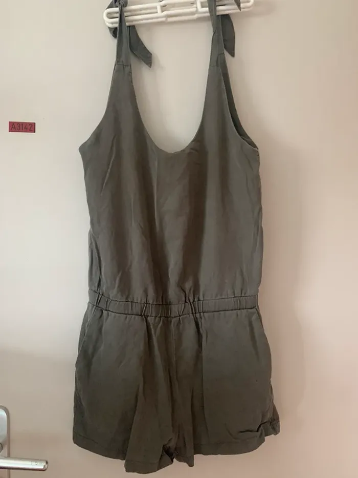 Combinaison short kaki