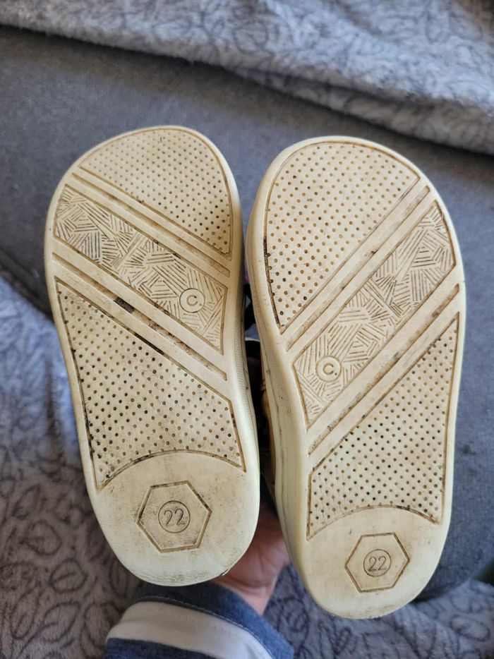 Chaussure de marche enfant pointure 22 - photo numéro 5