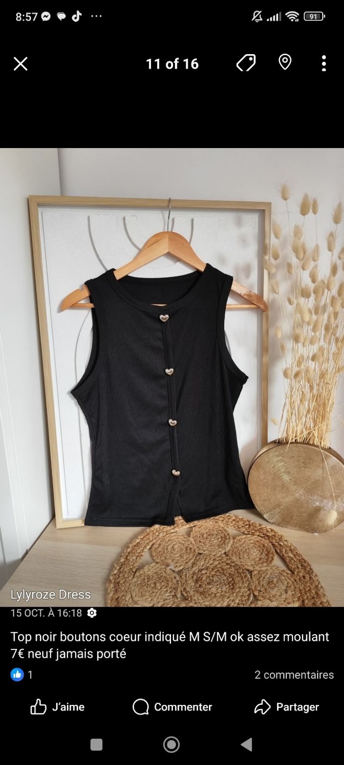 Lot 2 vêtements et jouets peluches