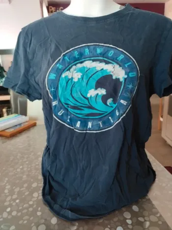 Tee shirt water World taille M