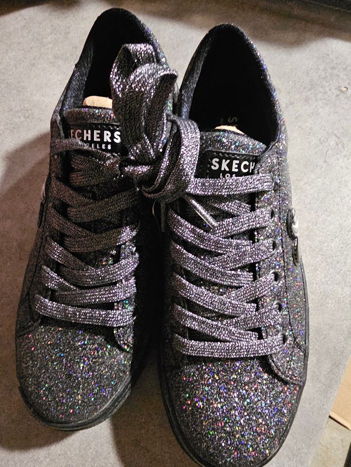 Skechers fille taille 35 - photo numéro 2