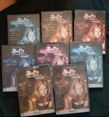 8 dvd Buffy contre les vampires 