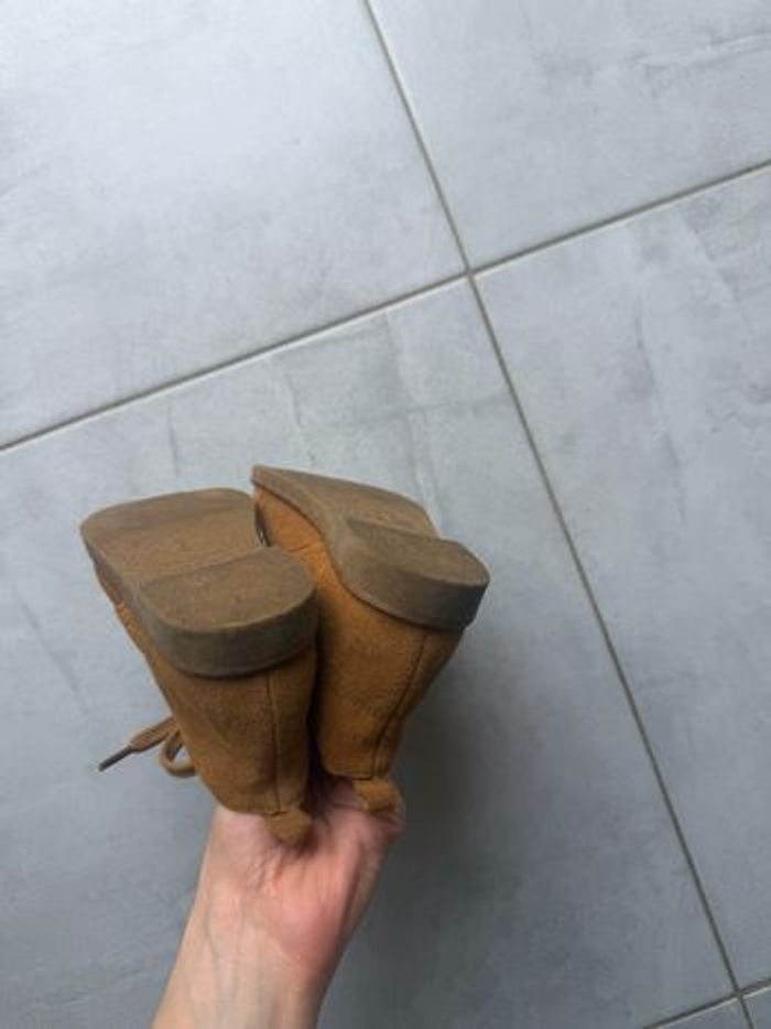 Bottines en suédine camel - Taille 23 - photo numéro 4