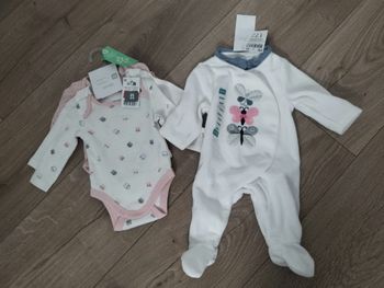 Ensemble bodies et pyjama naissance
