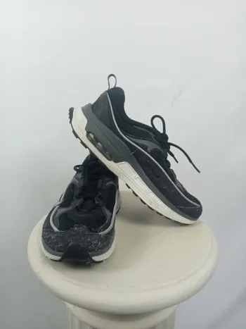 Baskets - sneakers - zapatillas - sneaker - turnschuhe - scarpe da ginnastica - Nike Air
