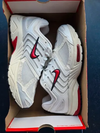 Nike air pegasus 2005 neuves taille 42,5