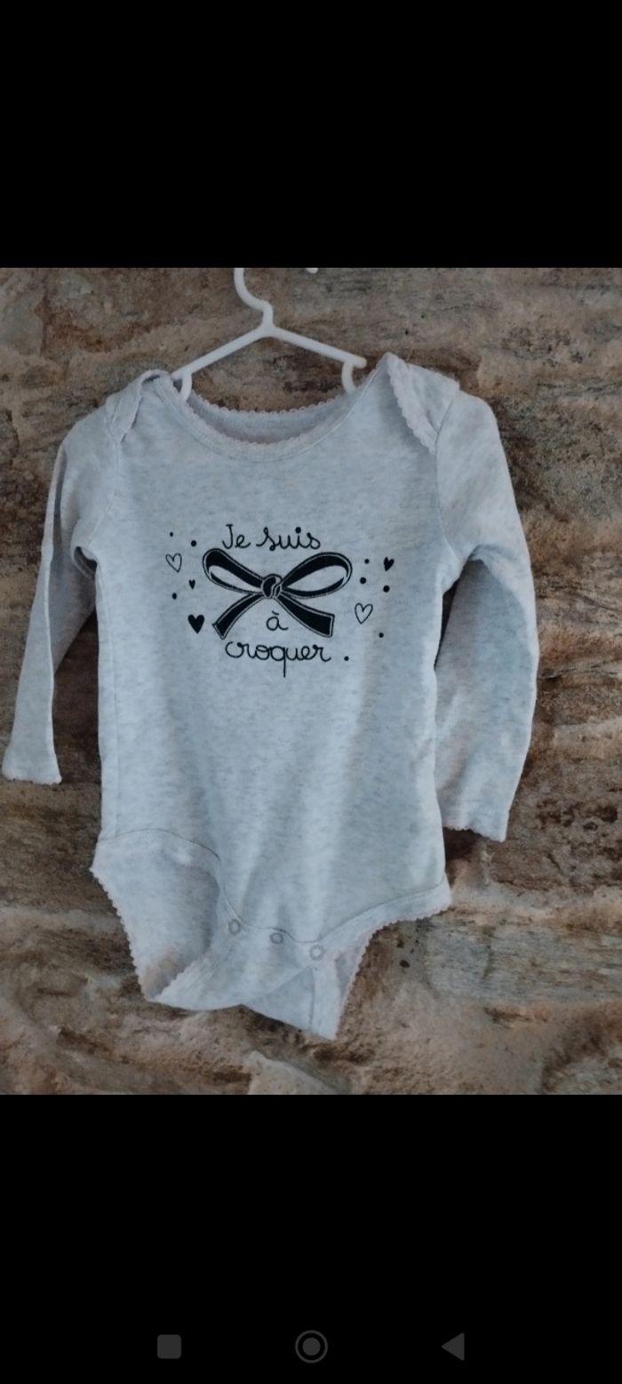 Lot 6 bodies, taille 12mois - photo numéro 5