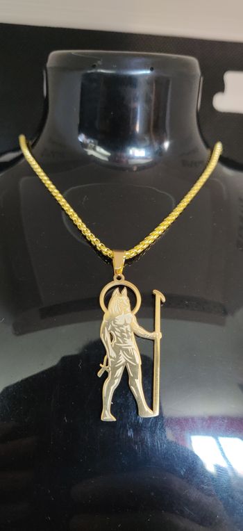 Collier Egypte Anubis neuf 
