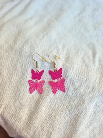 Boucles d'oreilles papillon rose