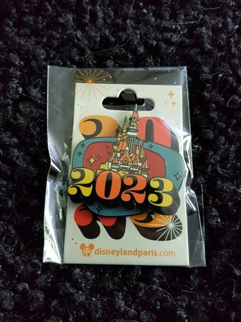 Pin's disneyland paris 2023