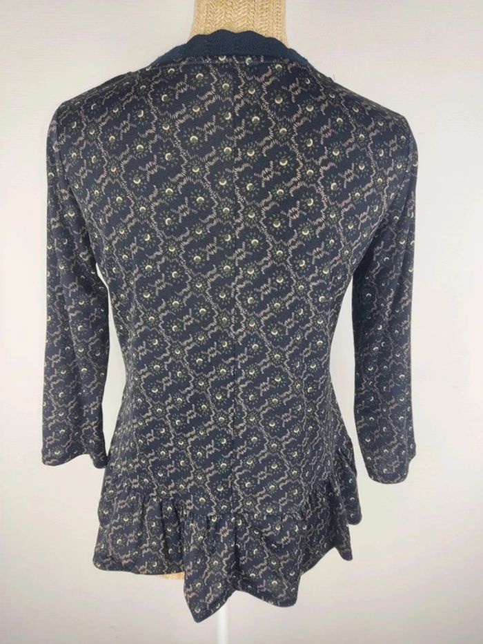 Blouse manches 3/4 motif graphiques sur fond bleu nuit taille 36 Riu - photo numéro 2