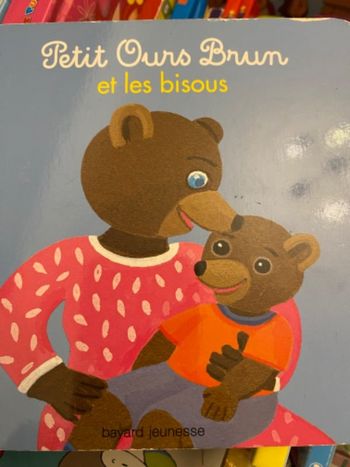 Petit ours brun et les bisous