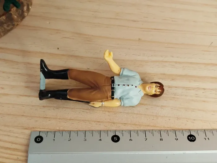 Schleich personnage homme brun Palefrenier - photo numéro 5