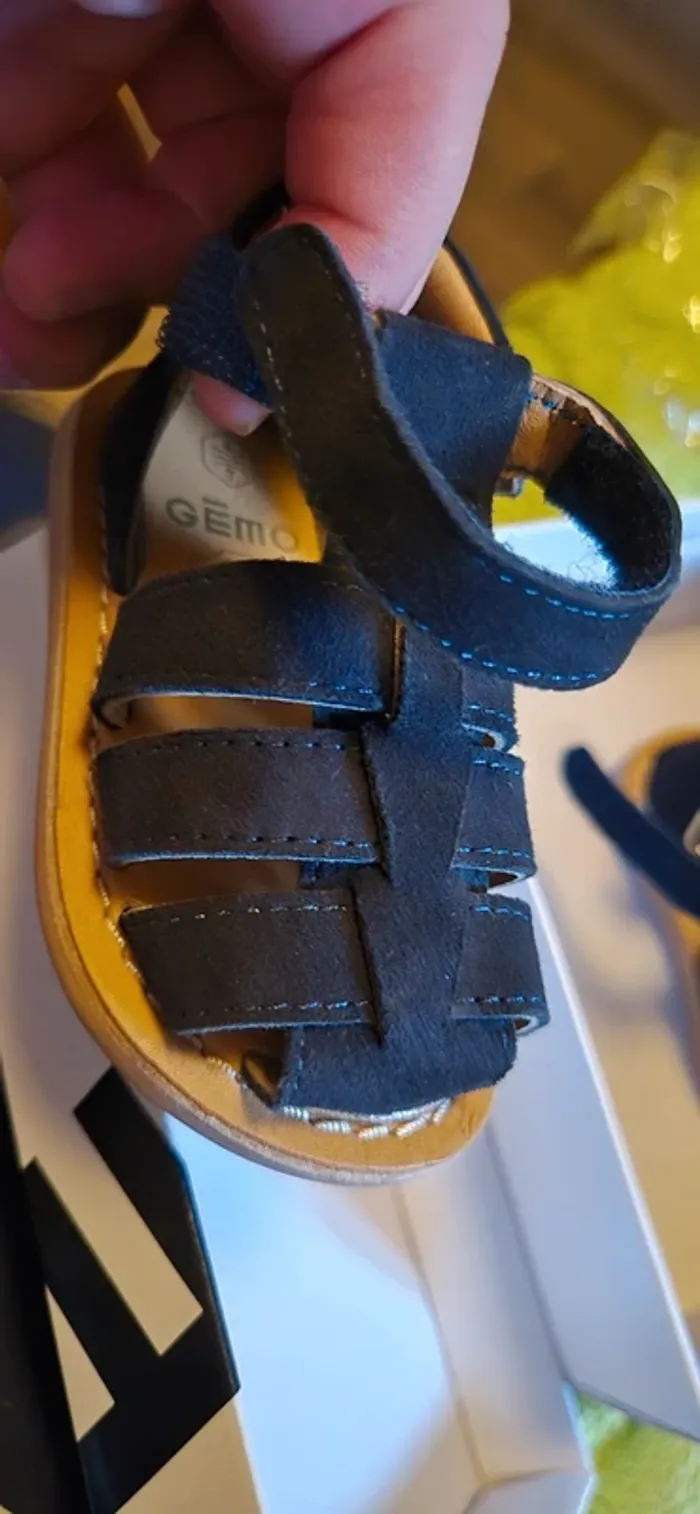 Chaussures taille 19 - photo numéro 2