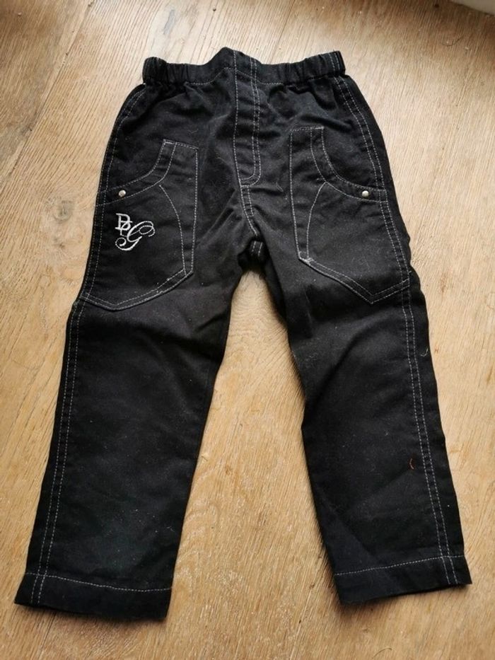 Pantalon noir les petits sont comme ça.