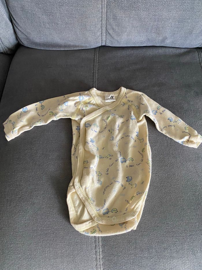 Lot de bodies 2 de 3mois et 2de 1 mois - photo numéro 3