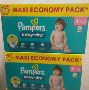 Lot de 2 cartons des couches Pampers taille 4