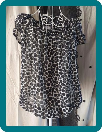 Blouse fluide blanche et noire