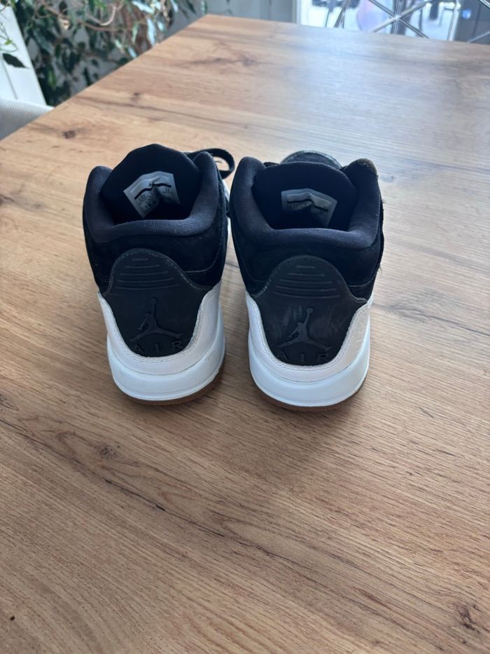 Jordan 3 Gomme rétro noir et blanc taille 38 ou us5.5 - photo numéro 4