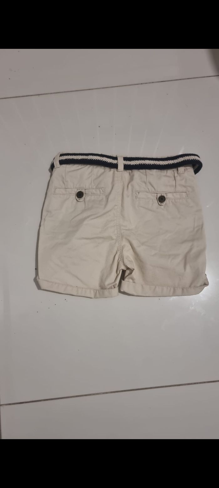 Short zara taille 3- 4 ans - photo numéro 2