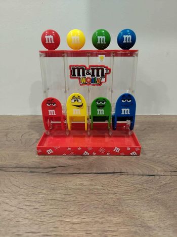 Distributeur m&m's world