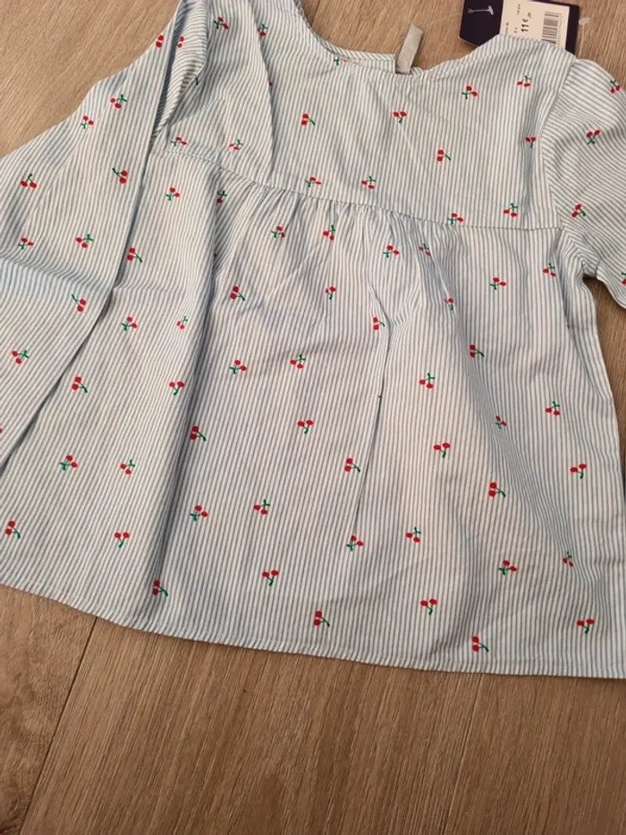 Blouse neuve 10 ans fpc - photo numéro 2
