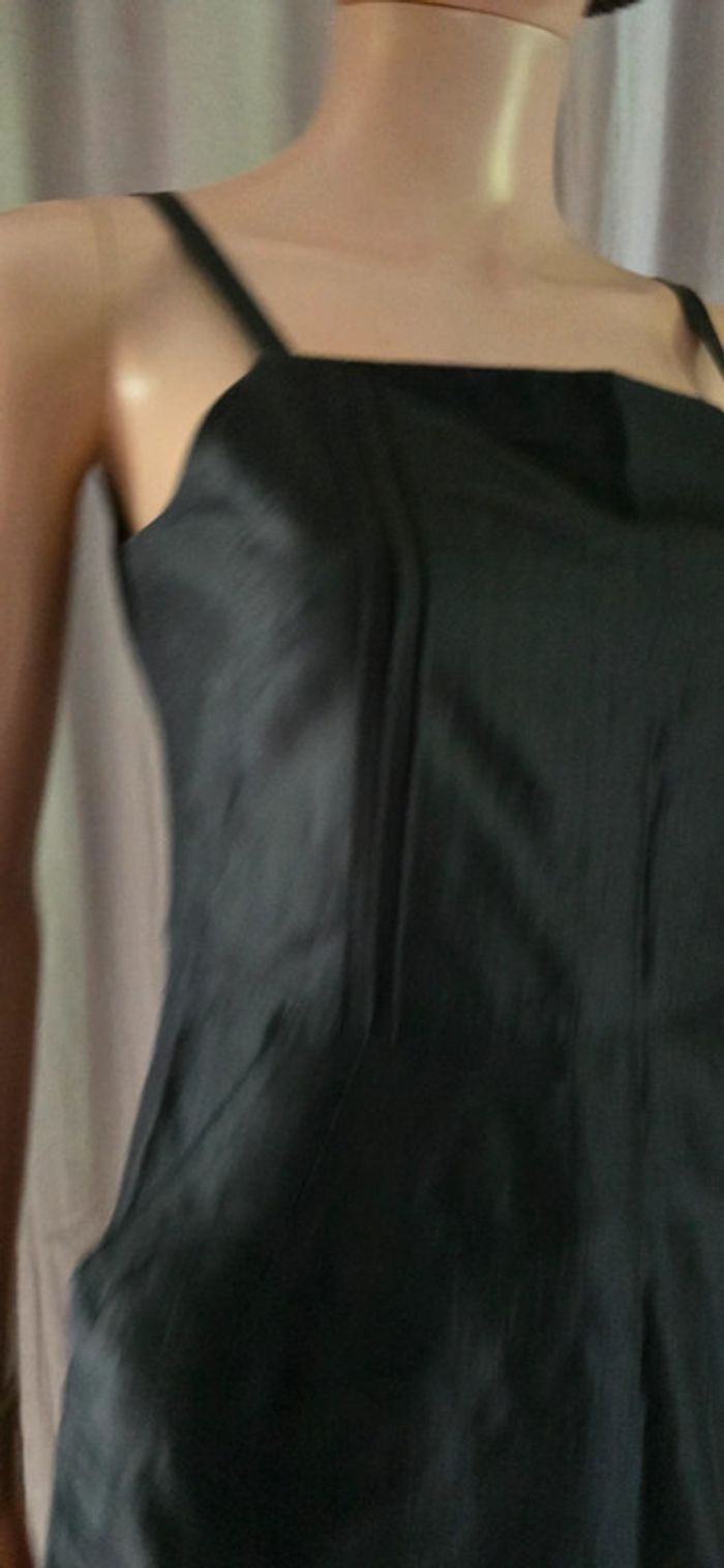 Petite robe noire avec poche marque Caroll 25%soie - photo numéro 8