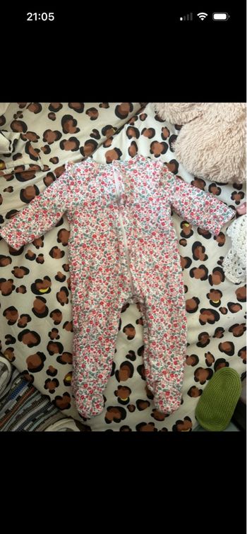 Pyjama tape à l’œil 