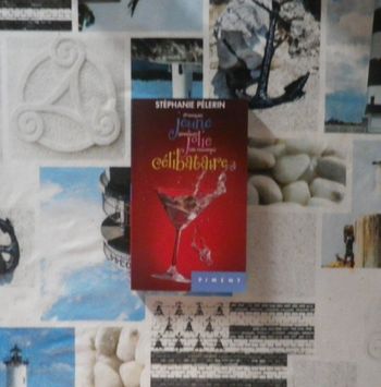 (presque) jeune, (presque) jolie, (de nouveau) célibataire de Stéphanie Pélerin