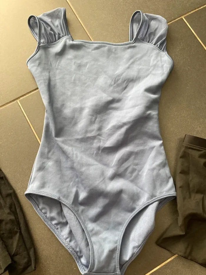 Tenue de danse 12/13 ans Décathlon justaucorps jupette et collants - photo numéro 3
