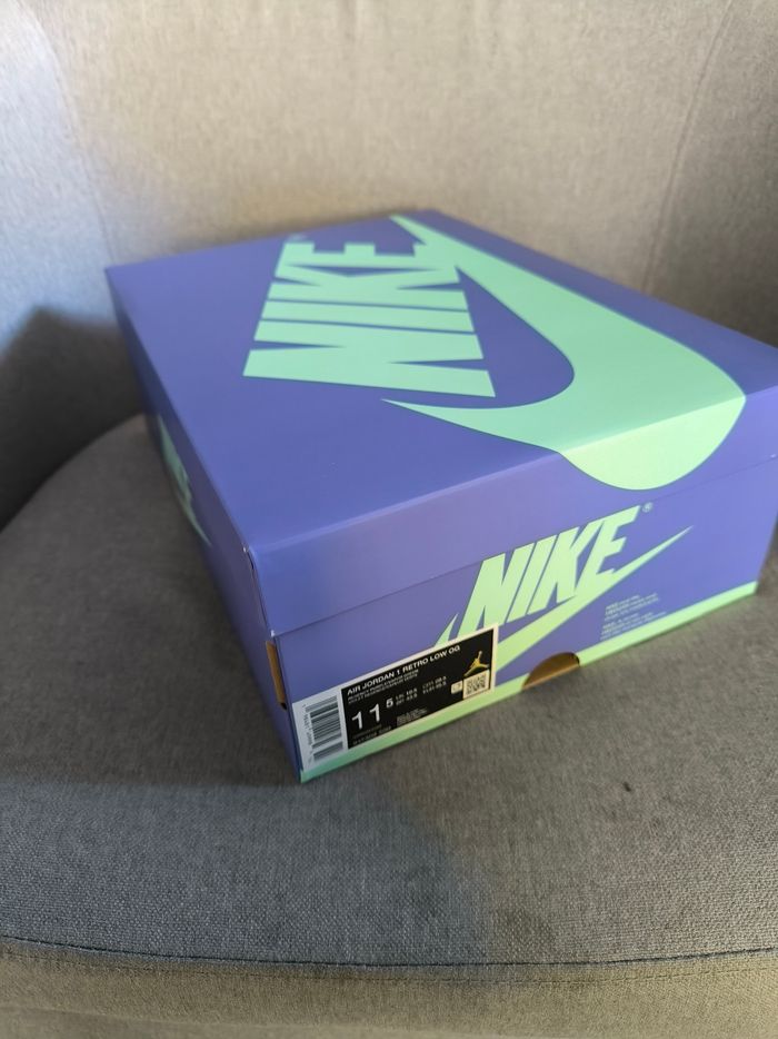 Doudoune sans manche the North face 
Couleur lavande taille femme XS enfant M
Neuve jamais porté 
prix  250€ en boutique 
Tissus 100% nylon 
Isolation 100% duvet pouvoir gonflant assure chaleur et confort 

Expédition rapide et emballage soigné 👍

Questio - photo numéro 10