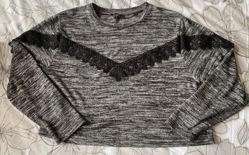 Blouse chinée grise avec dentelle devant