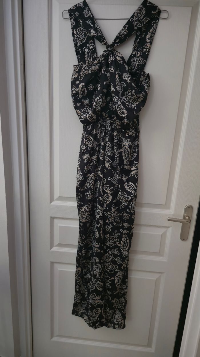 Combinaison noire et blanche