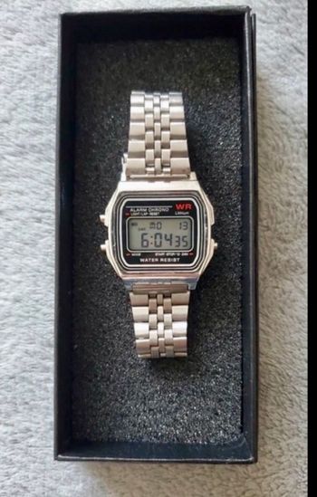 Montre Digitale Style Casio - Rétro Chic en Acier Inoxydable, Etanche