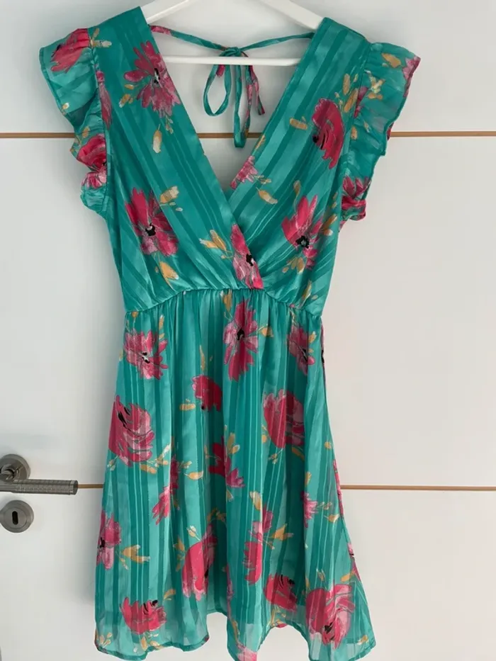 Robe fleurie S/M - photo numéro 2