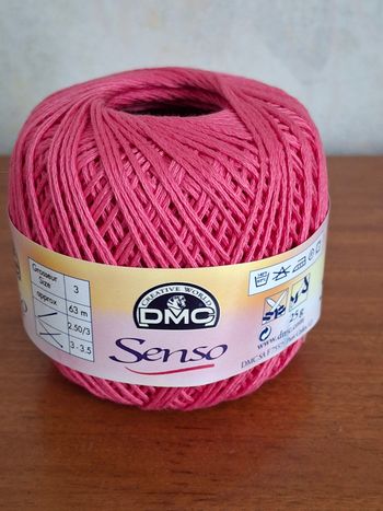Pelote de fil pour crochet,  rose foncé 