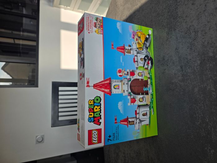 LEGO Super Mario 71435 Combat contre Roy au château de Peach – Neuf