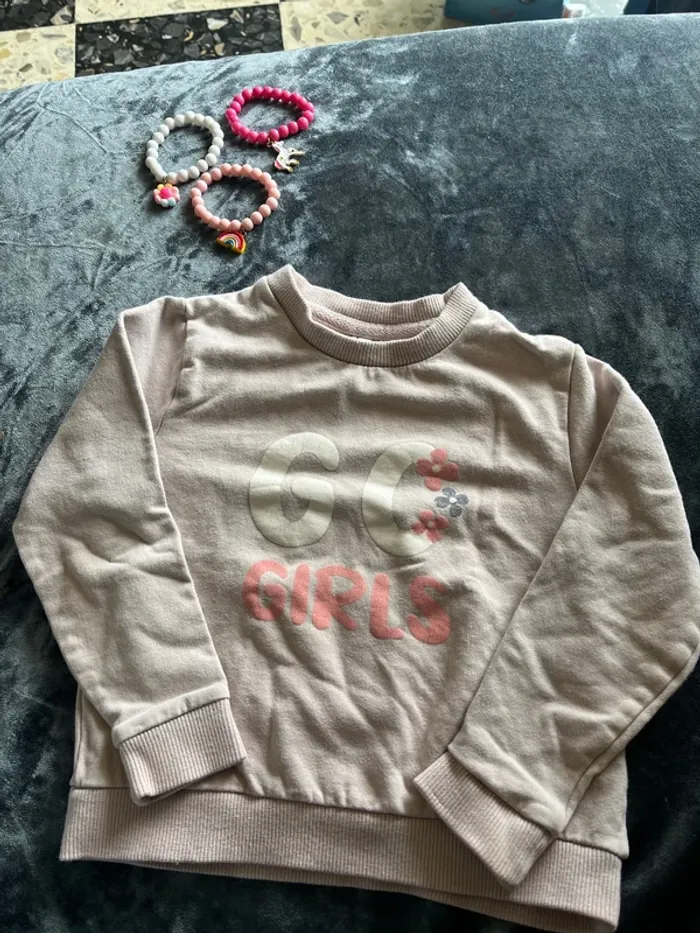 Pull 4 ans fille