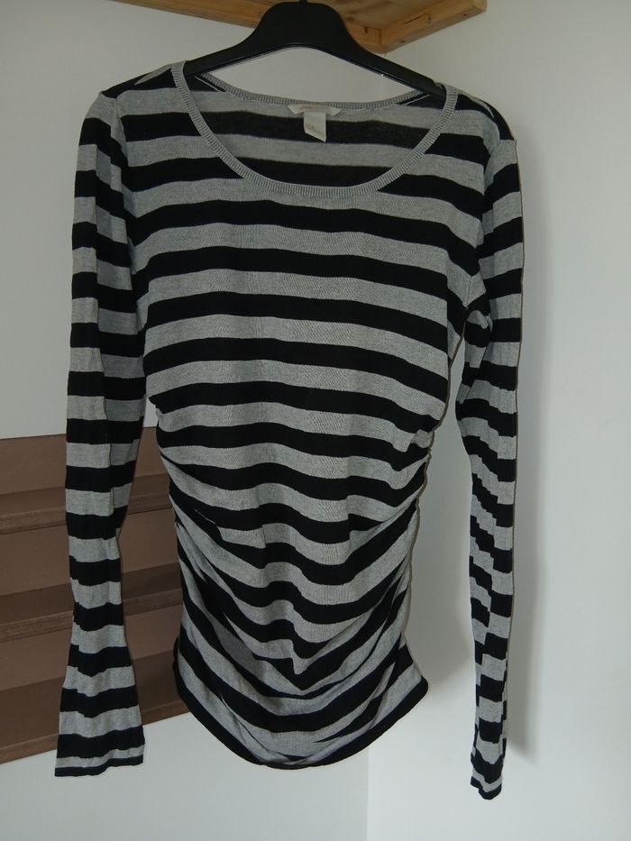 Pull de grossesse rayé