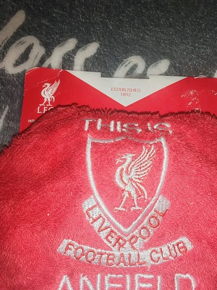 Serviette a capuche Liverpool anfied - photo numéro 3