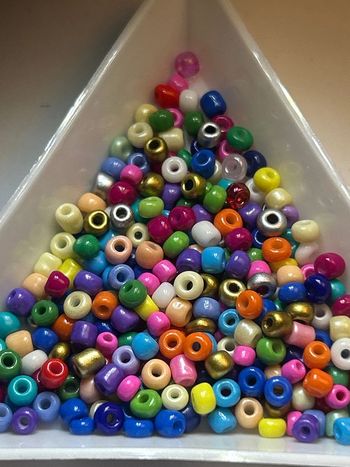 A608, Perles de rocailles en vrac