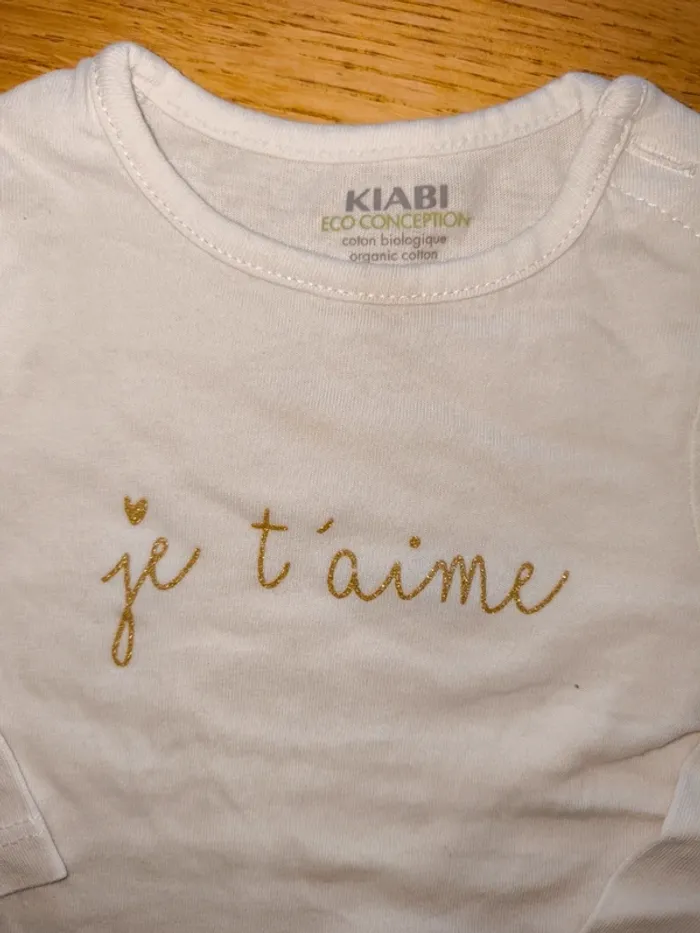 T-shirt manches longues fille blanc 1 mois Kiabi excellent état coton bio - photo numéro 3