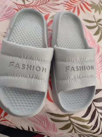 #kytie38femme. Claquette taille 38/39