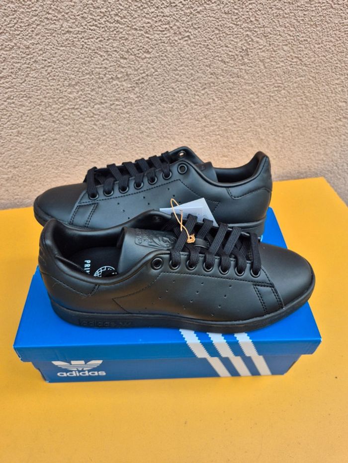 Adidas Stan Smith noir pointure 38 2/3